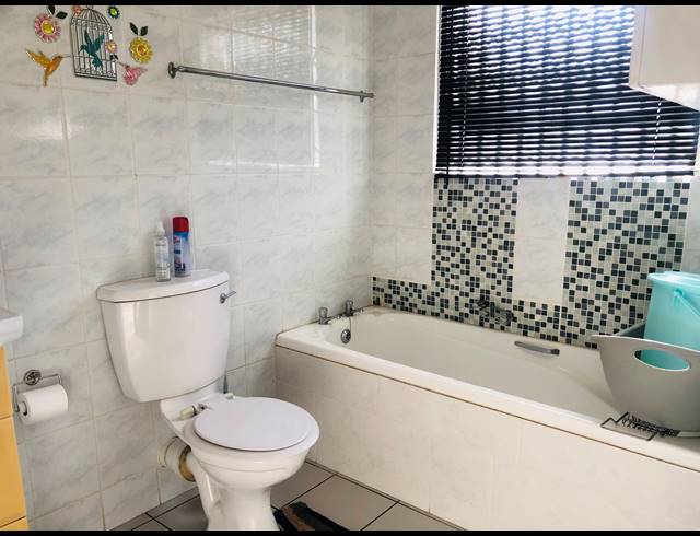 2 BEDROOM TOWNHOUSE FOR SALE IN UVONGO